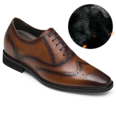 salto alto masculino - Sapatos de inverno quente de veludo - sapatos oxford de couro em marrom - 8CM